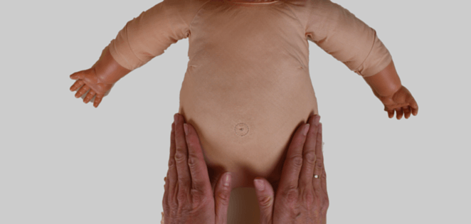 BabyMassage - Bryst øvelse i små lette trin